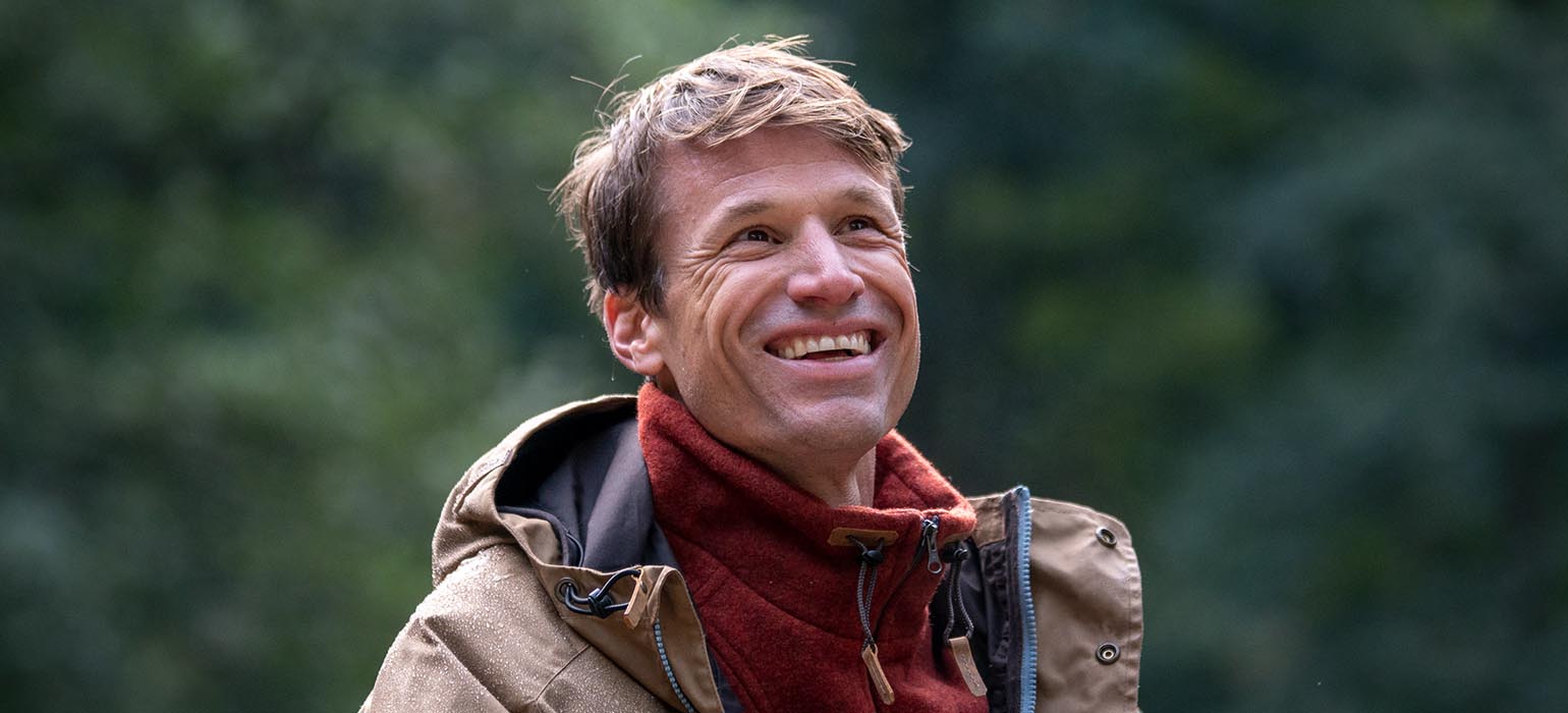Mann mit Jacke